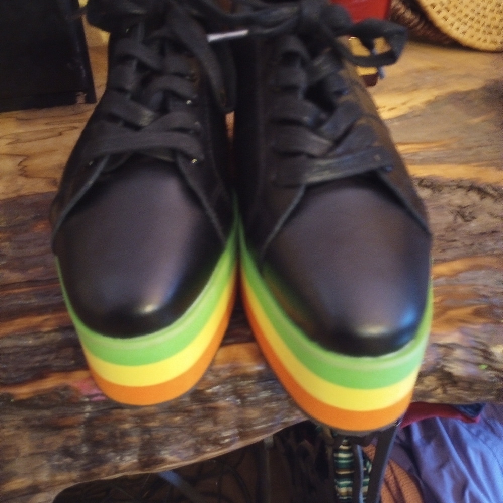 Very Volatile rainbow platforms - Picture 4 of 5